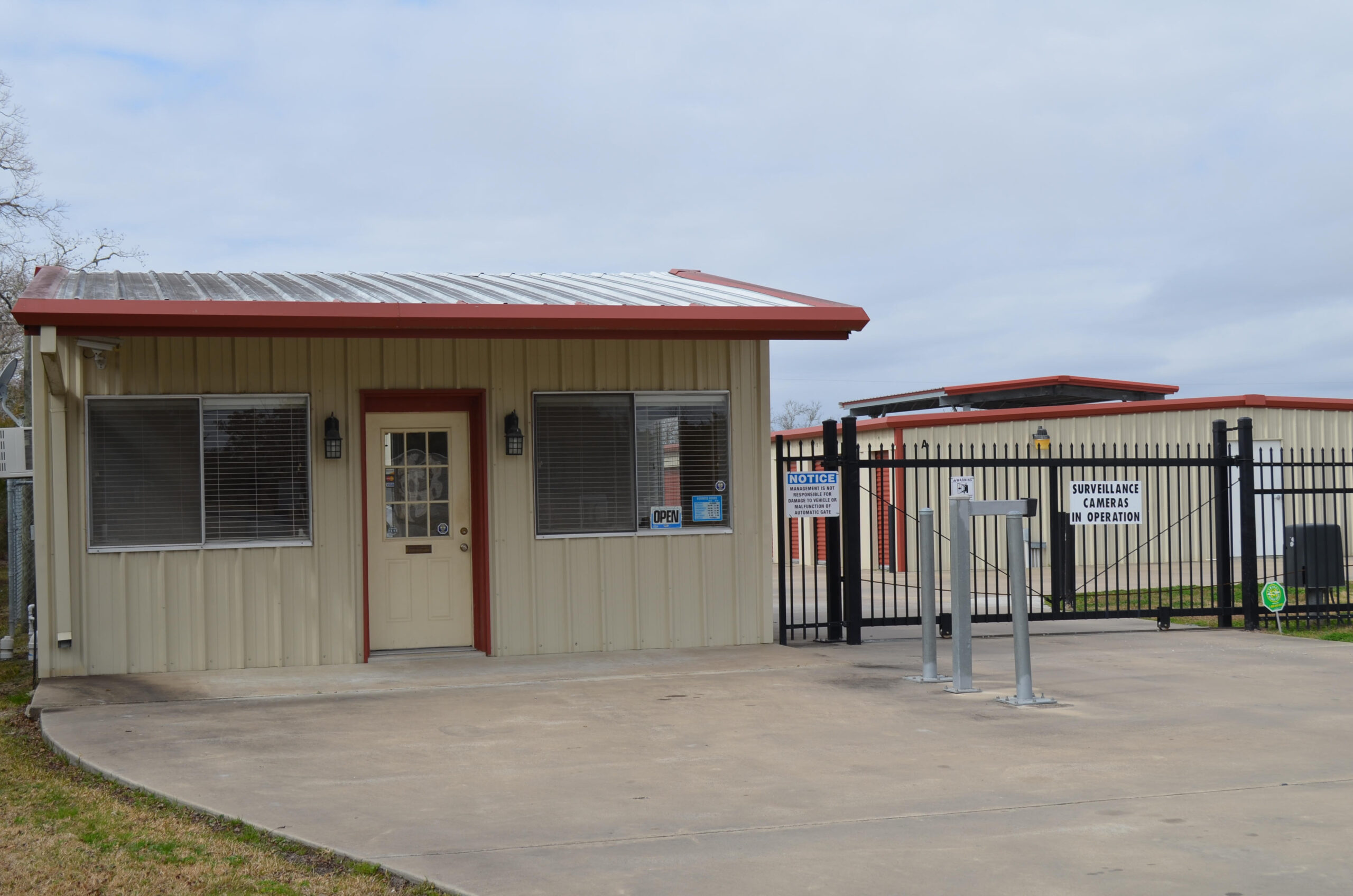 hackberry-creek-storage-office